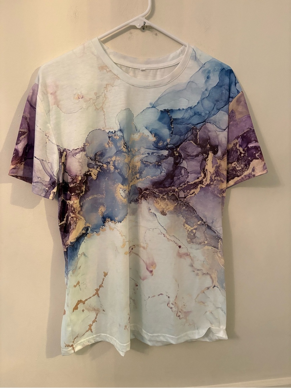 women’s white T-shirt with watercolor print. Short sleeve.Sz XL